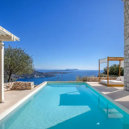 Urania Luxury Vila *