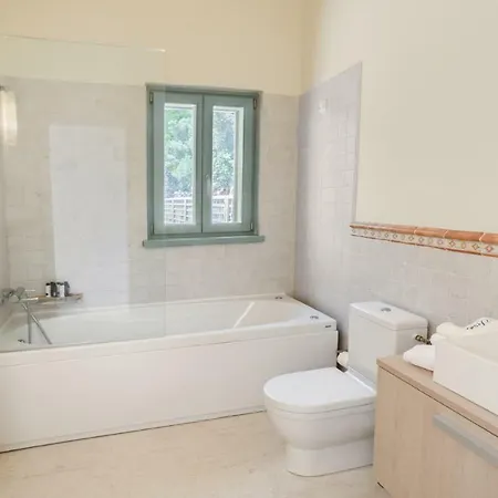 Urania Luxury Vila *