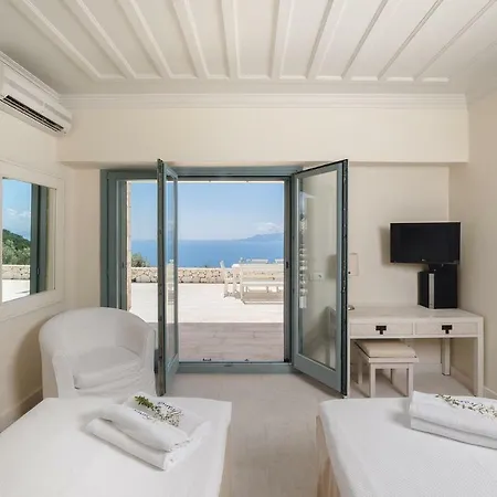 Urania Luxury Vila *