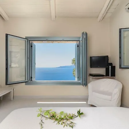 Urania Luxury Vila *