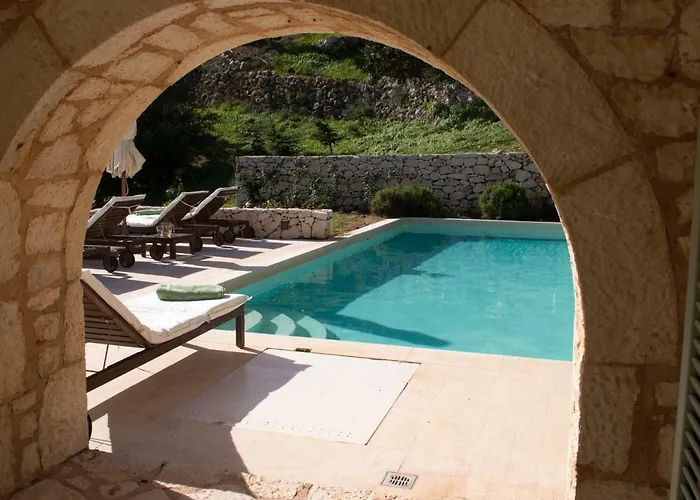 Urania Luxury Vasiliki