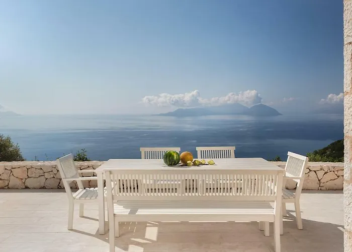 Urania Luxury * Vasiliki