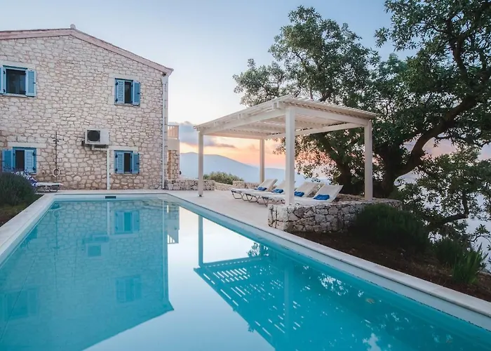 Urania Luxury * Vasiliki