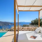Urania Luxury *