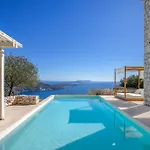 Urania Luxury Villa *