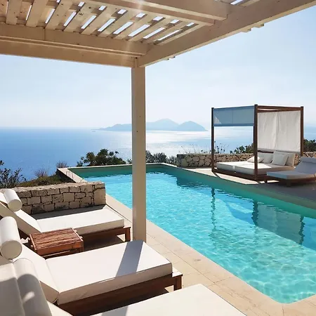 Urania Luxury Vassiliki