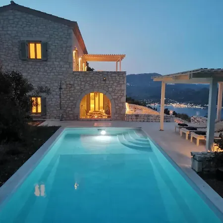 Urania Luxury Villa Vassiliki
