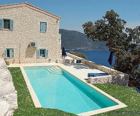 Urania Luxury Βασιλική