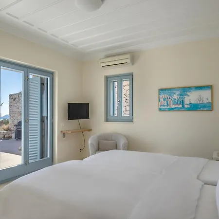 Urania Luxury * Vassiliki