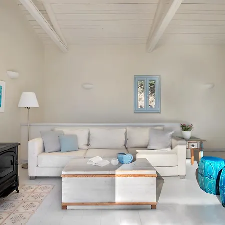 Urania Luxury * Βασιλική