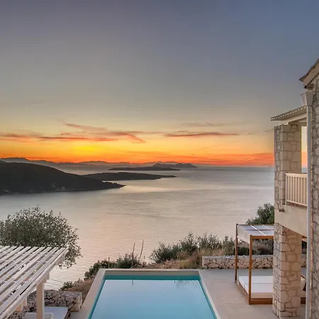 Urania Luxury