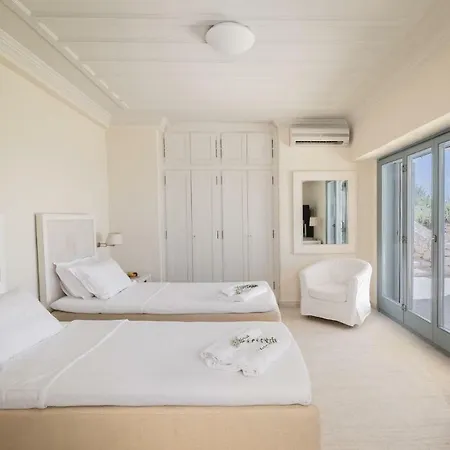 Urania Luxury *