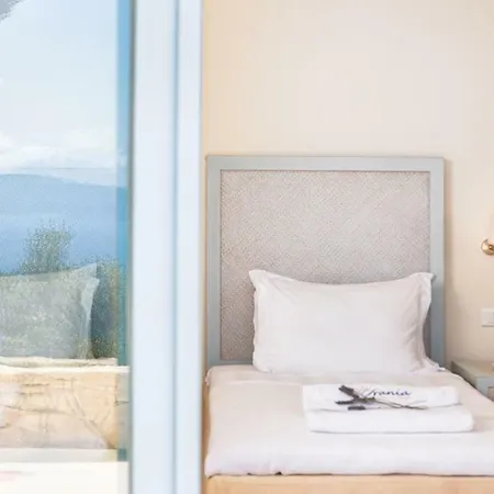 Urania Luxury *