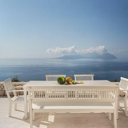 Urania Luxury * Vasiliki