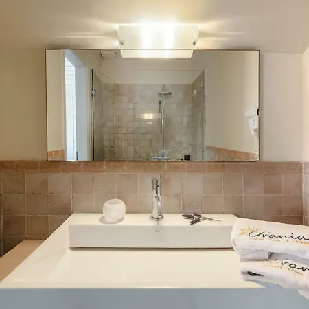 Urania Luxury *