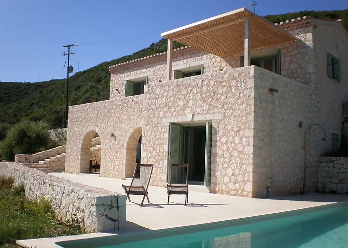 Urania Luxury Villa *