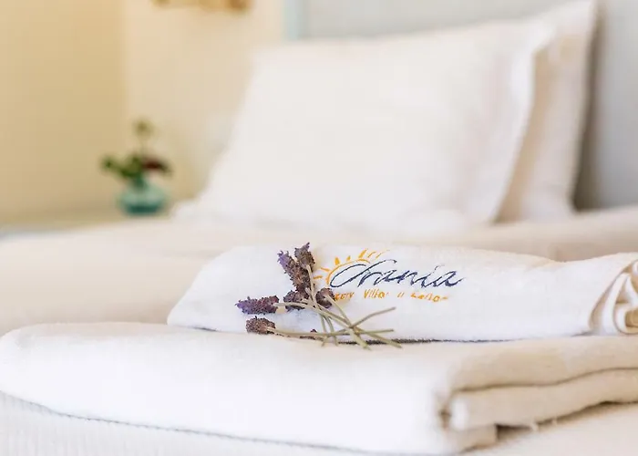 Urania Luxury Villa *